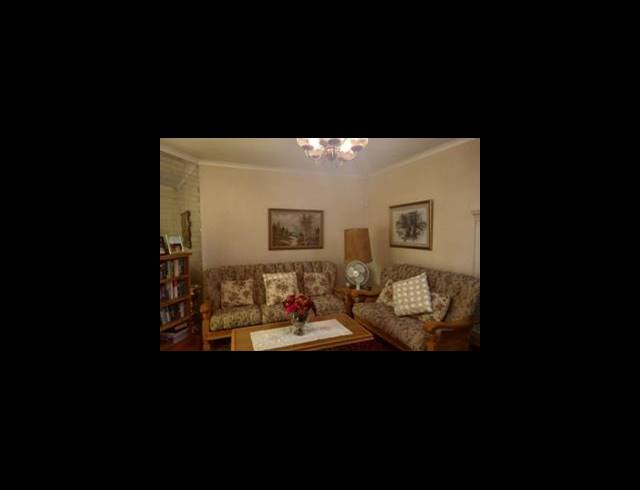 4 BEDROOM FREESTANDING FOR SALE IN SHALLCROSS